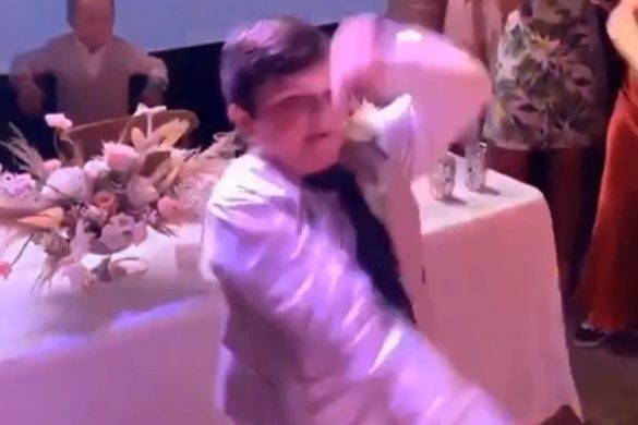 colby pleše na sestrinoj svadbi