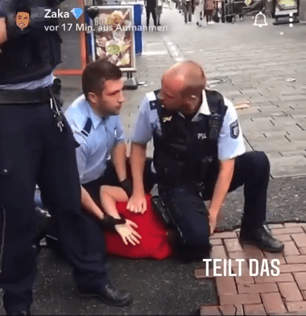 njemačka policajac maloljetnik vrat