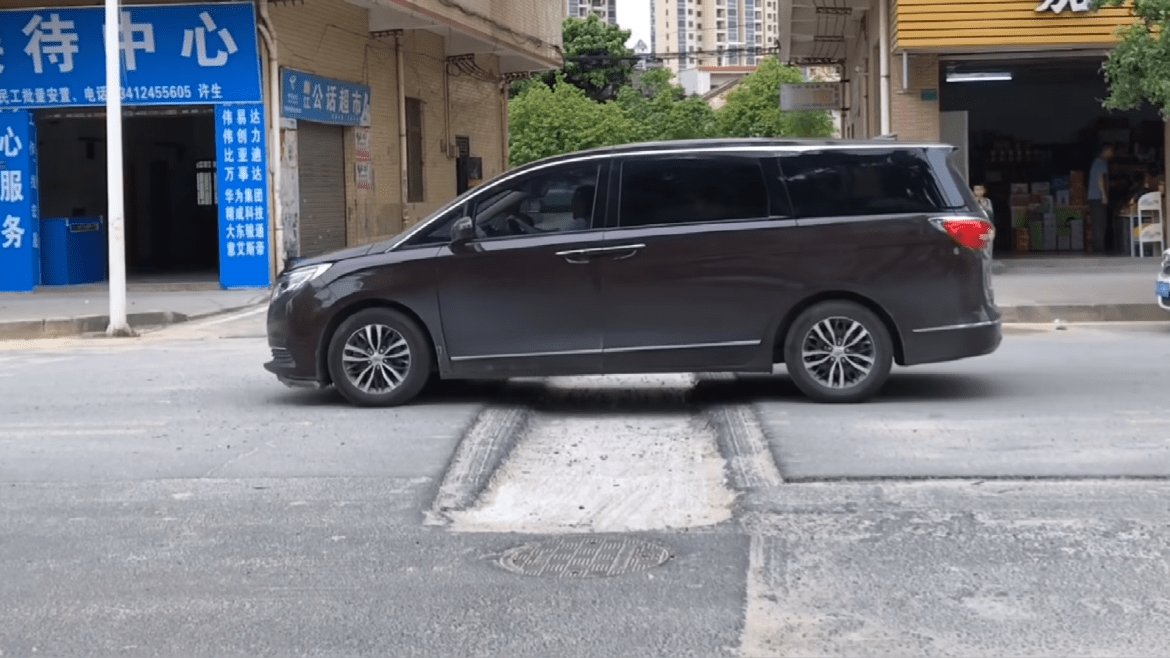 odšteta za rupe na putu