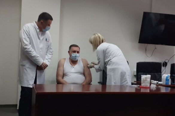 dodik primio vakcinu