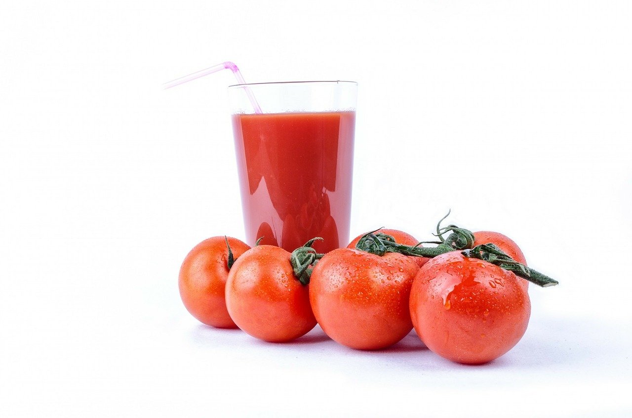 sok od paradajza i visok pritisak