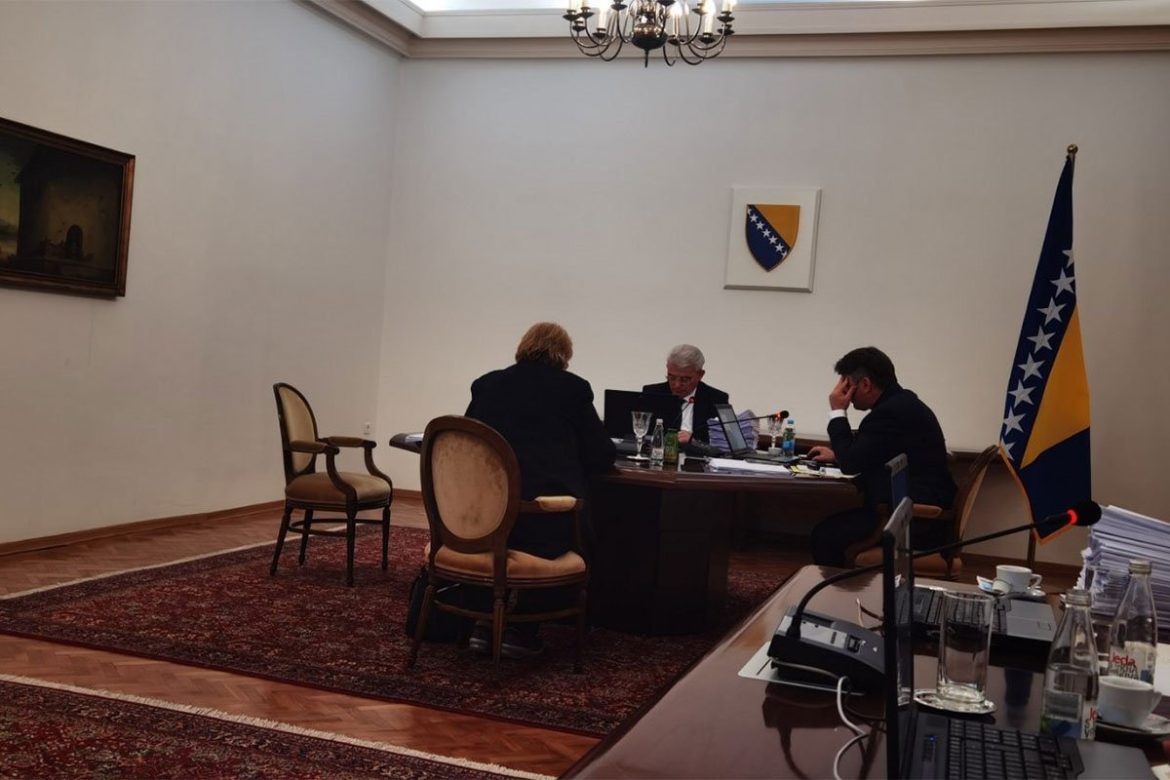 dodik napustio sjednicu predsjedništva