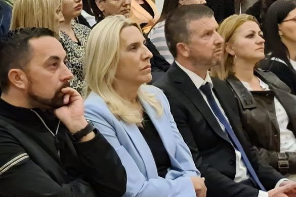 Cvijanović je na predizbornoj tribini u Petrovu poručila da će se zalagati za jaku Republiku Srpsku, uz svijest o tome da su je izabrali birači sa teritorije Republike Srpske