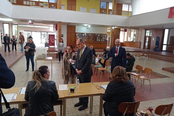 šmit novi izborni zakon