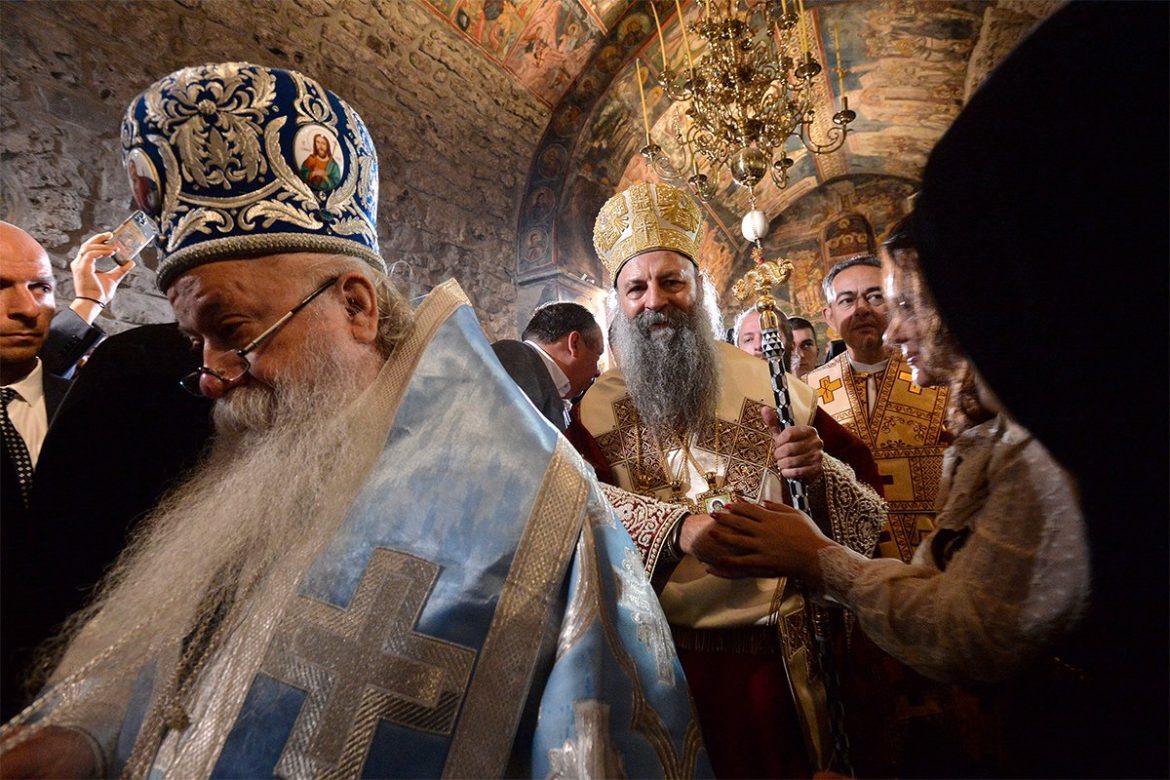 Porfirije ustoličen