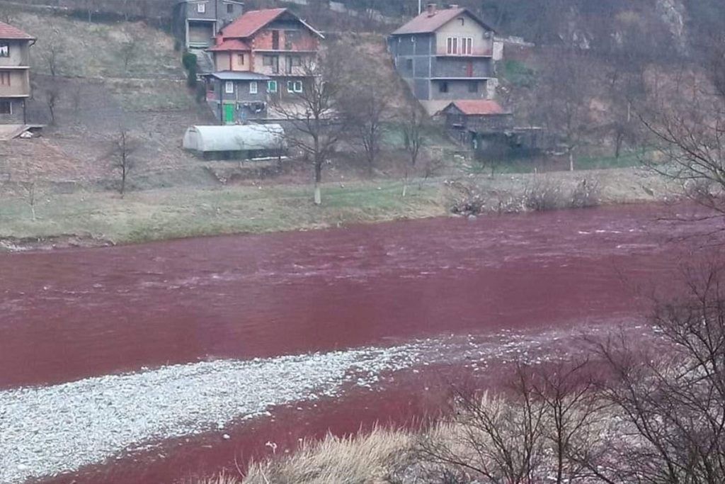 Rijeka Bosna crvena