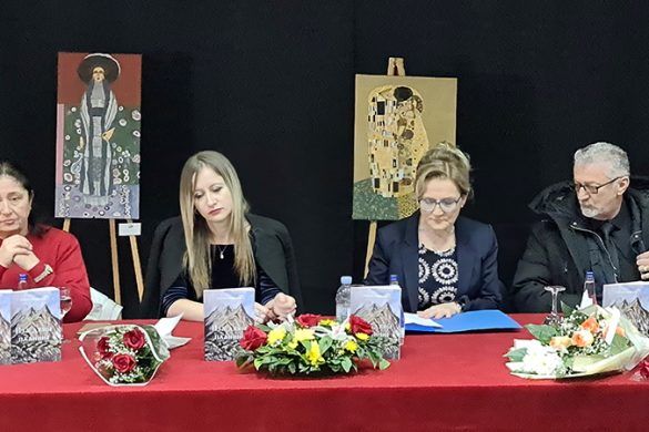 iza dvije planine