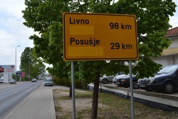 uništavanje saobraćajnih znakova
