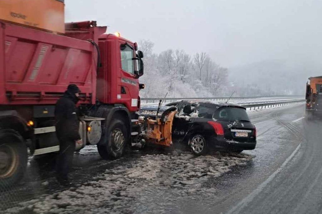 udes na autoputu 9 januar