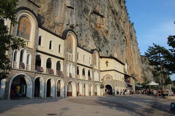 opljačkan ostrog