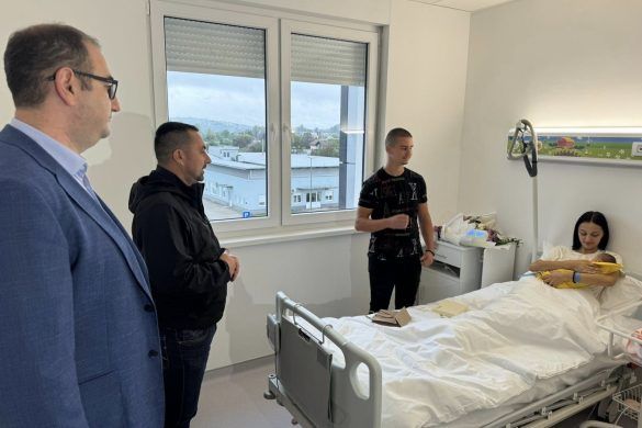 prvorođena beba u novoj dobojskoj bolnici