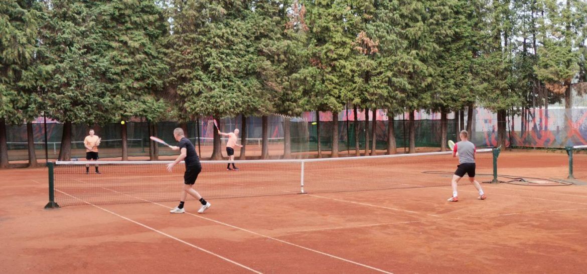 doboj ljetna škola tenisa