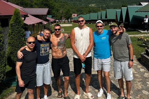 Nikola Jokić rafting