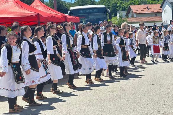 Međunarodna smotra folklora u Čečavi