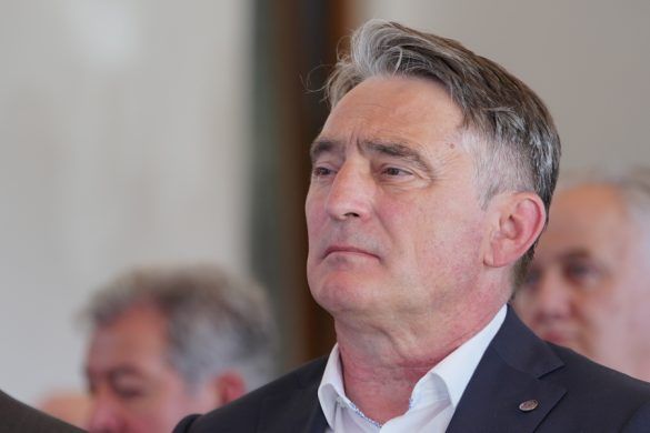 Željko Komšić hospitalizovan