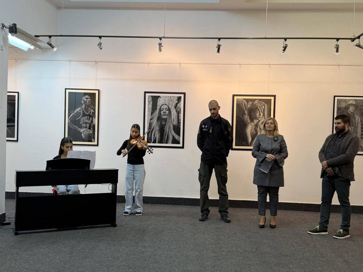 Deni Božić izložba