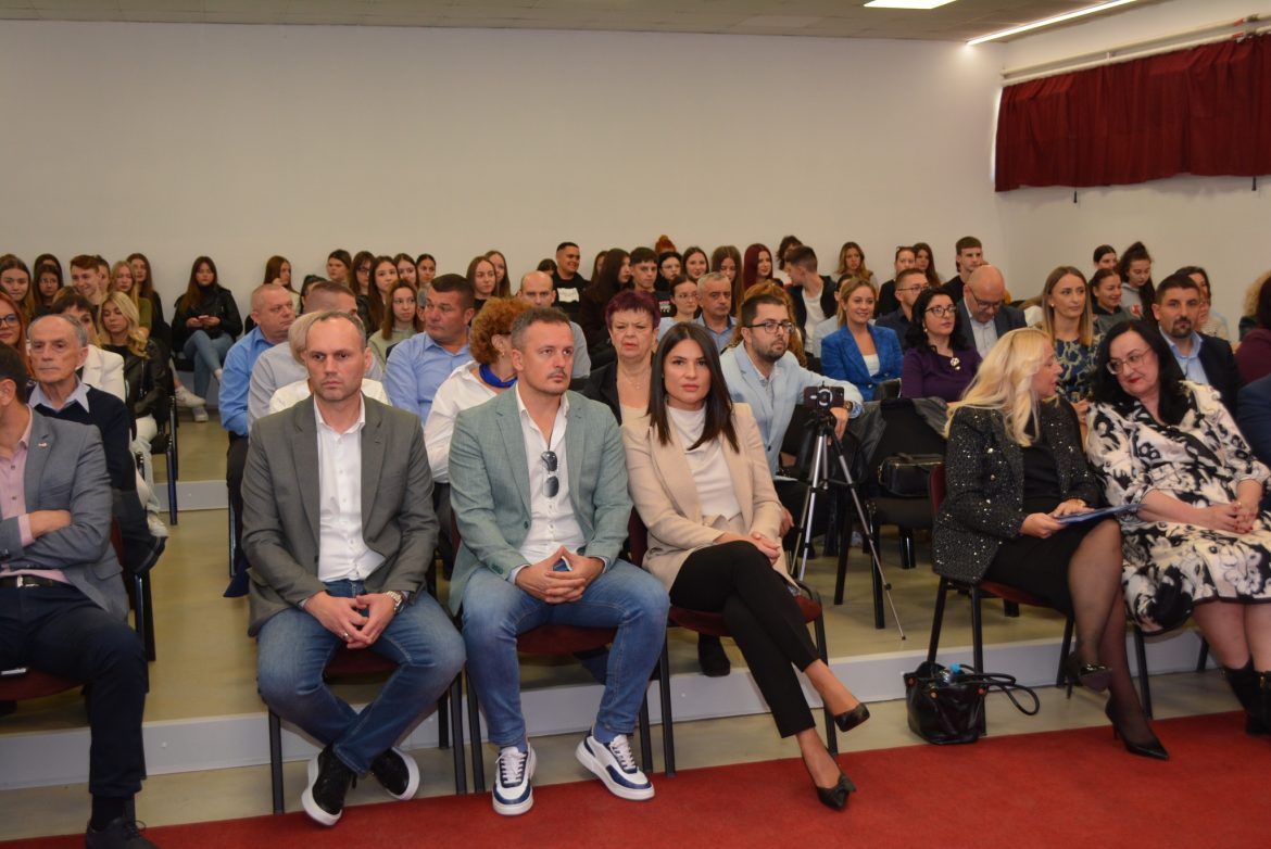 Ekonomska škola iz Doboja