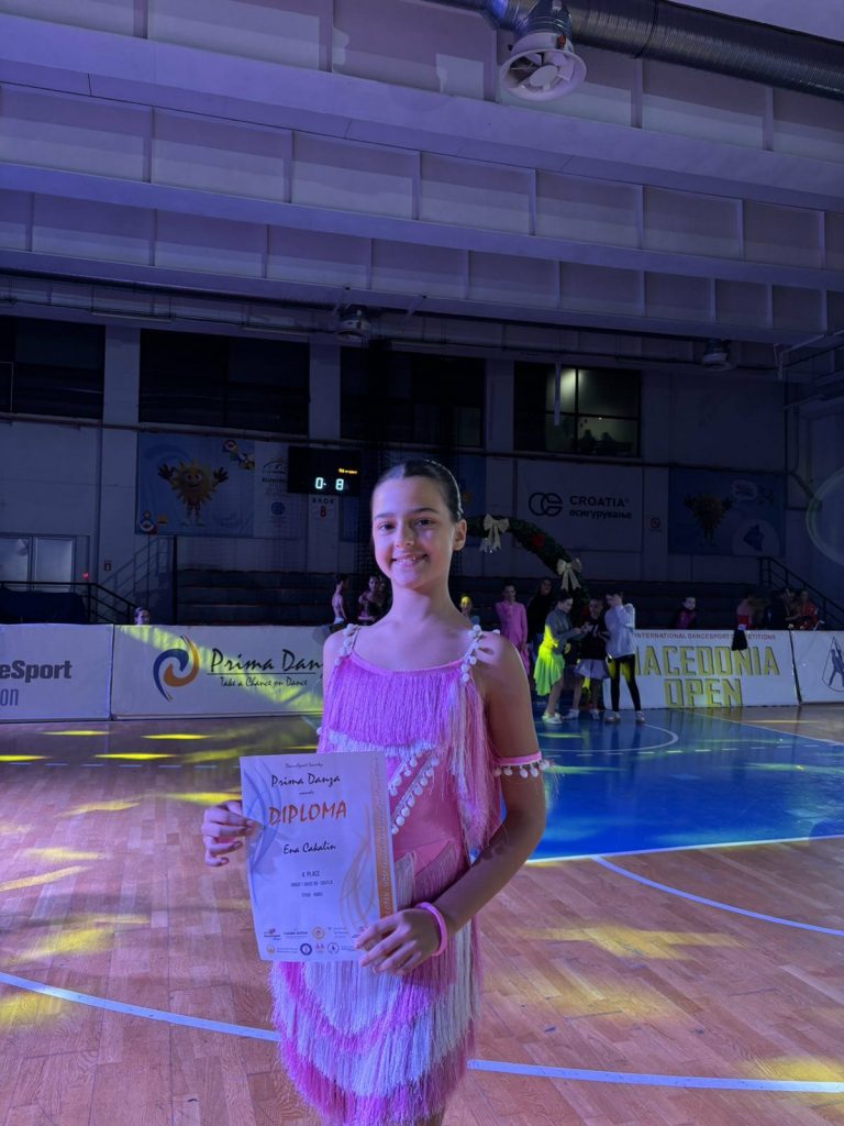 dobojski plesni klub stage
Ena Cakalin